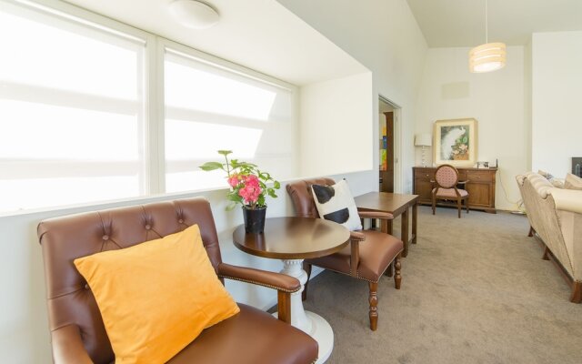 Gemini Lakeview Villa