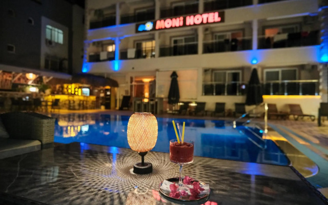Moni Hotel