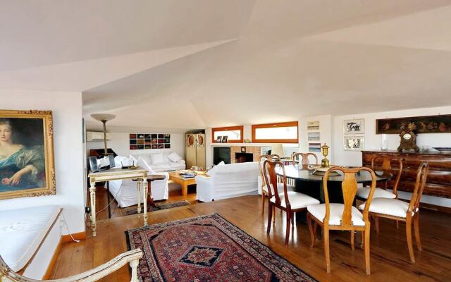 Campo de Fiori Large Penthouse