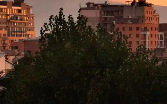 Cosy Appartment near Cascade & Opera, Moskovyan-Tumanyan-Saryan streets & Opera Suite Hotel, centre