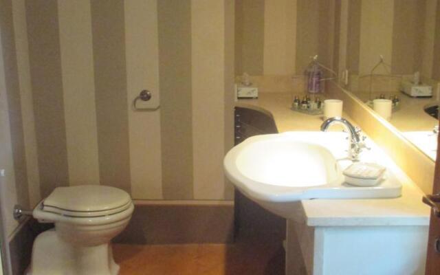 Acerona di Francesco Bologna