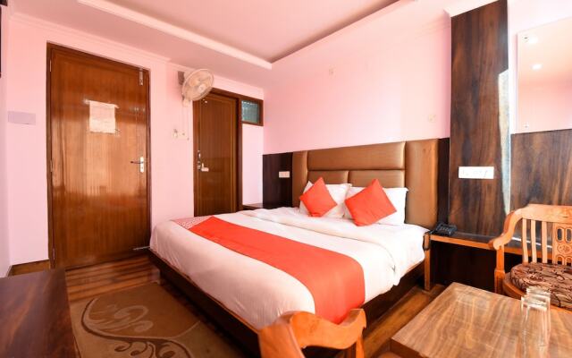 OYO 15765 Hotel Eve
