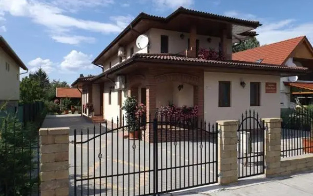 Kádár Apartman