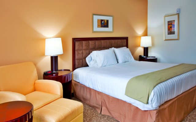 Holiday Inn Express Hotel & Suites Brooksville, an IHG Hotel