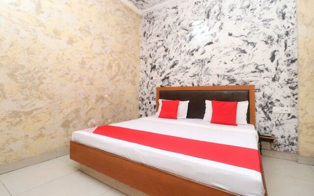 OYO 27012 Hotel Sk Residency