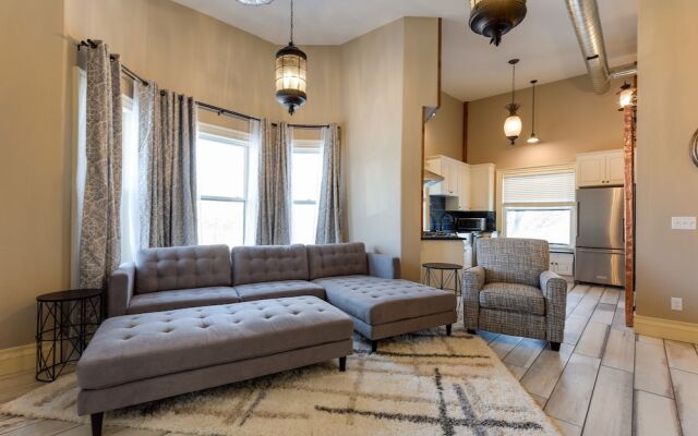 Stay Chateau Suite 1