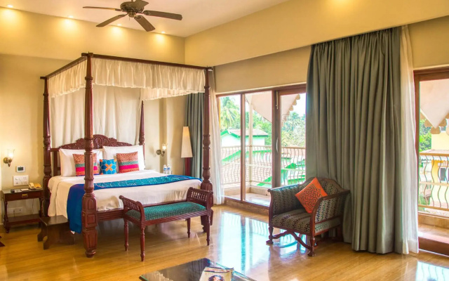 Acron Candolim Regina