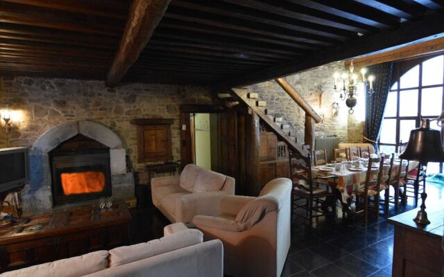 Charming Holiday Home in Halleux with Garden