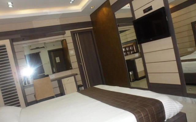 OYO Premium Merlin Homeland Mall