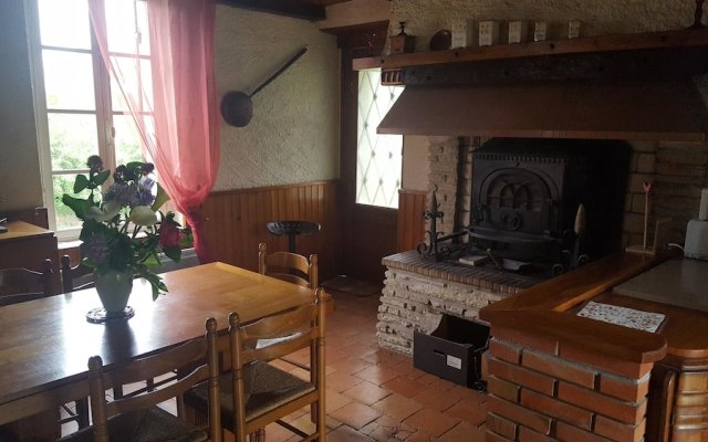 House With 2 Bedrooms in Saint-colomb-de-lauzun, With Pool Access, Ter