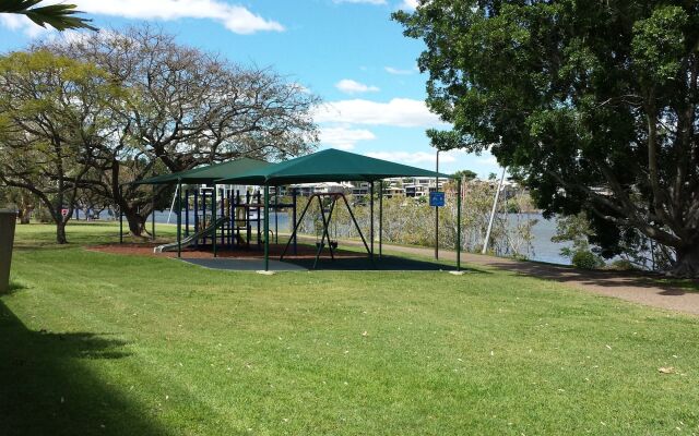 Kirribilli Riverfront Apartments