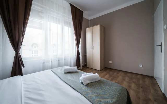 Apartment City Square