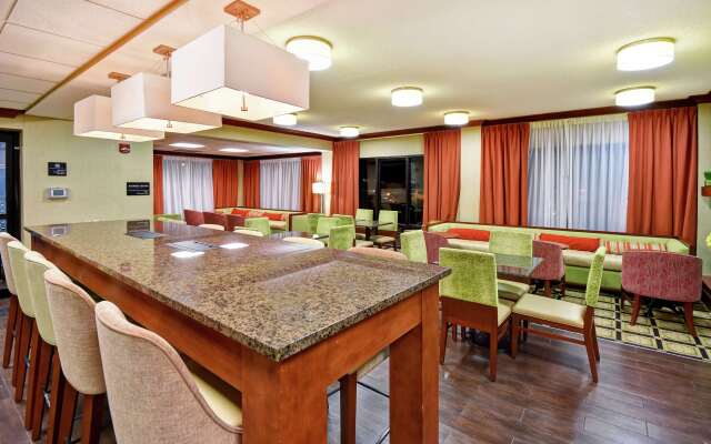 Hampton Inn St. Louis/Westport