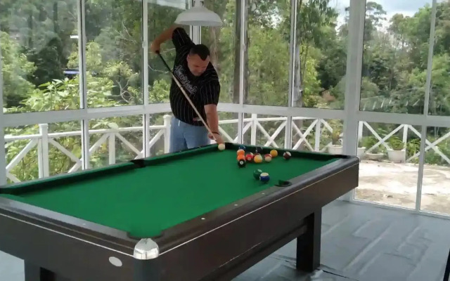 Mount Edge Riverside Hotel