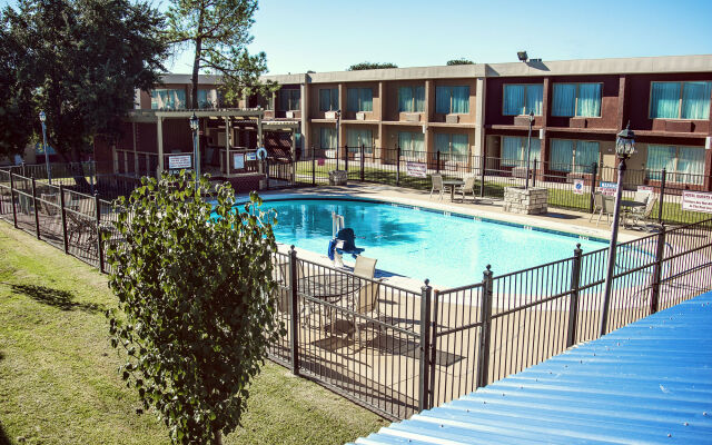 Express Inn & Suites