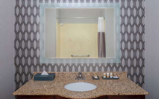 La Quinta Inn & Suites by Wyndham Savannah Airport - Pooler