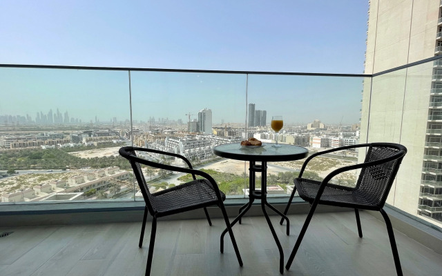 Spacious & Cute Studio with Balcony