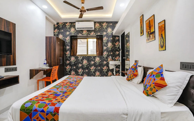 Fabhotel The Regal Inn