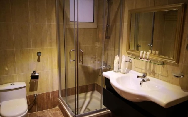 Shmoukh Hotel