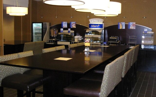 Holiday Inn Express Philadelphia - Penns Landing by IHG