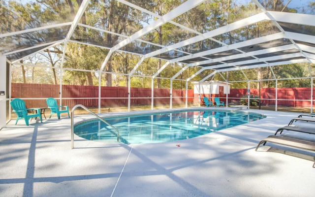 Pool + Gameroom: Family Fun Retreat in Hinesville!