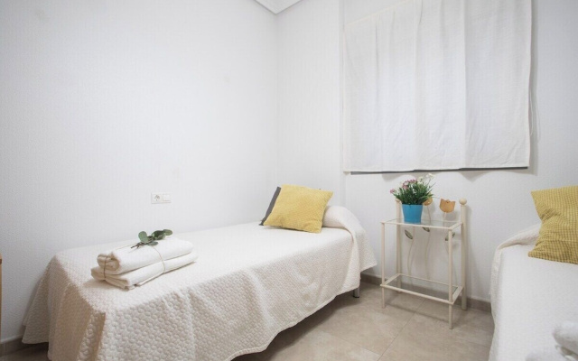 Enjoy Life in our Apartment. Wifi & Parking