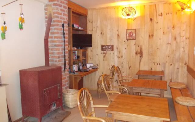 Thitaw Lay House B & B