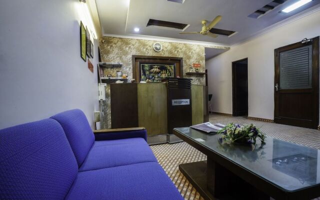 OYO 22533 Hotel Sunrise Blue