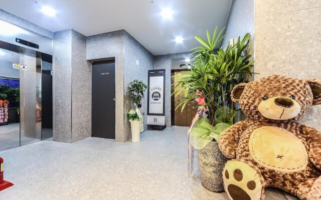 Brown-Dot Hotel Beomcheon