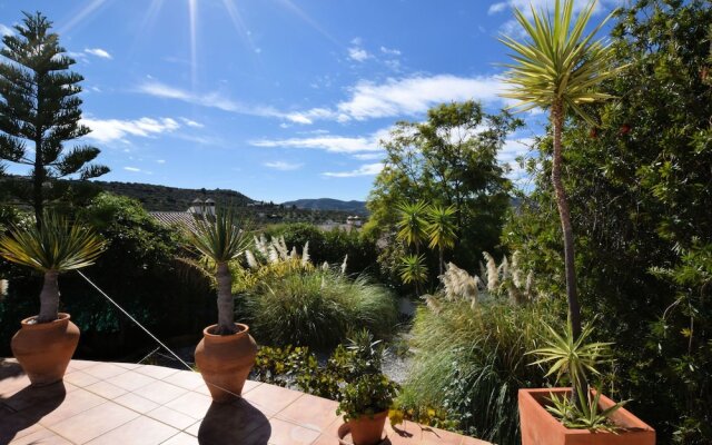 Cozy Holiday Home With Private Swimming Pool in Viñuela