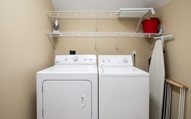 Turnberry 8566 (2G) - 3BR 2.5BA - (10)