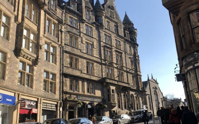 Edinburgh Old Town Apartment