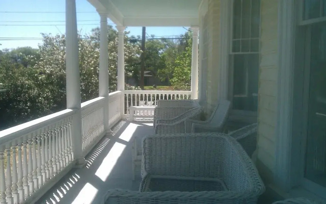 Sealy Hutchings Mansion by RedAwning