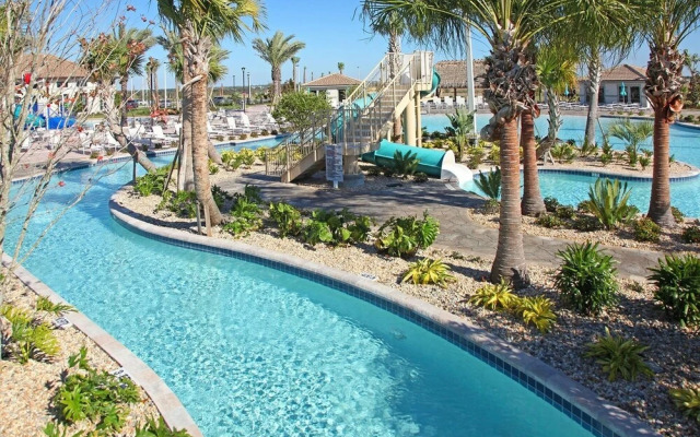 1509 MC - Exquisite 8BR Villa With Pool & Games