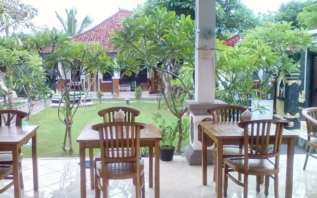 Puri Mandhara Lovina