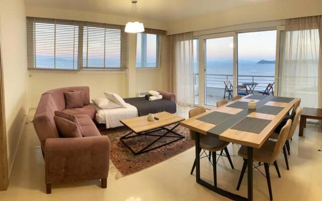 AKROTIRI ELEGANT SUITE No1