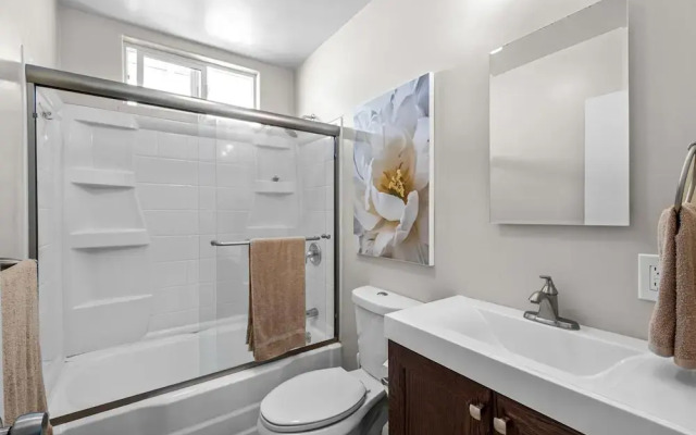 Beachside Apt With Laundry AC Patio