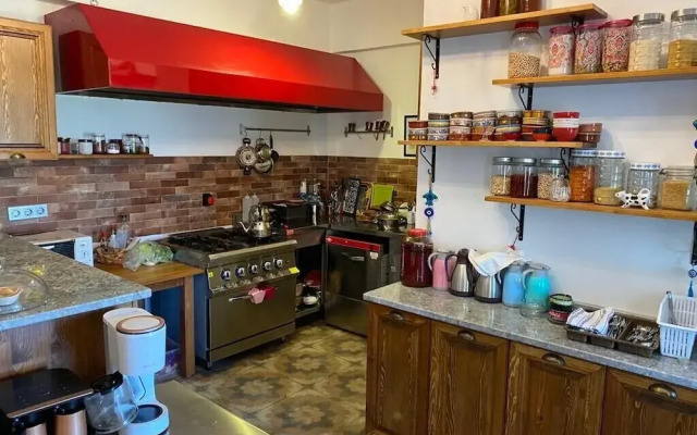 Assos Pırnal Köy Evi