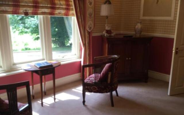 Plas Y Dderwen Bed and Breakfast