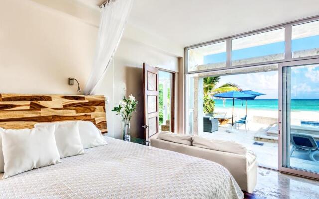Playacar Villa Sleeps 8 with Pool and Air Con