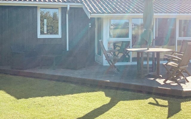 6 Person Holiday Home in Strandby-by Traum