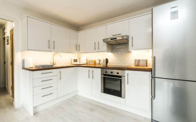 Luxury Islington Apartment with Balcony