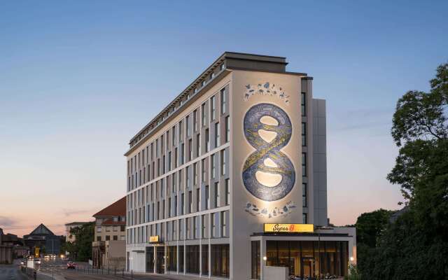 Super 8 by Wyndham Dresden