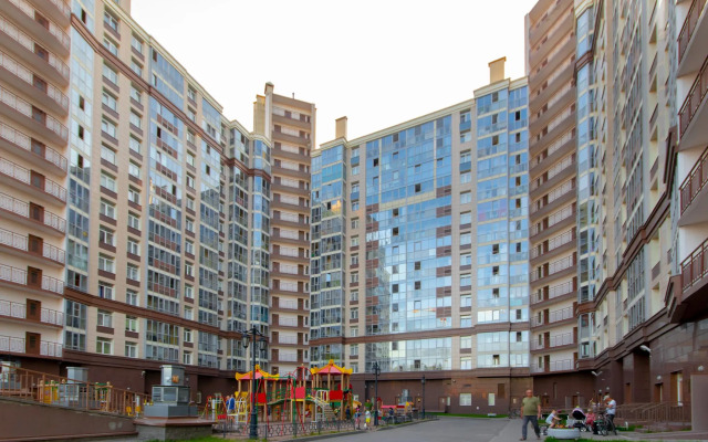 The sun at Lesnaya on M.Blucher Avenue