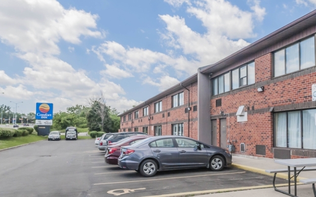 Mississauga Inn & Suites