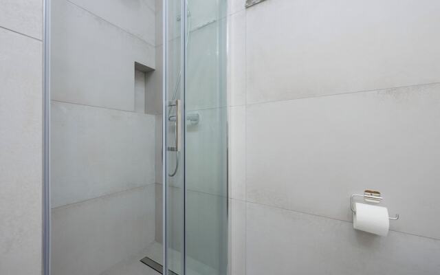 Bałuckiego Apartment Warsaw by Renters