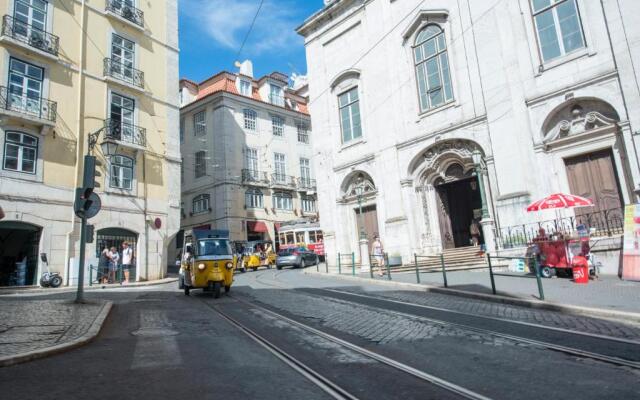 Portugal Here I Come - Alfama