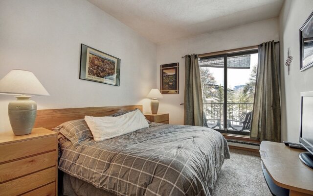 2062 The Pines 2 Bedroom Condo by RedAwning