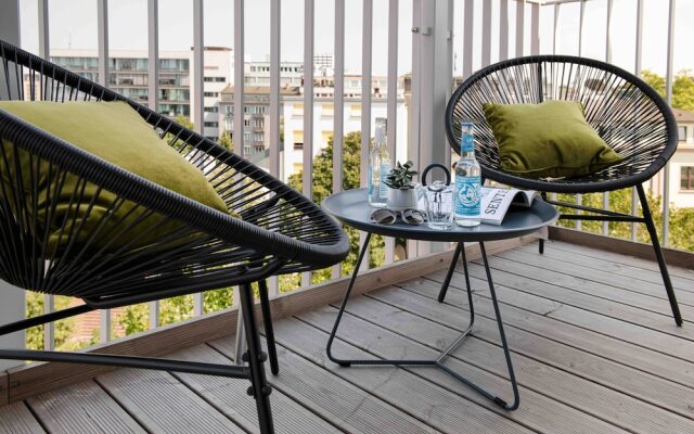 OBERDECK Studio Apartment House
