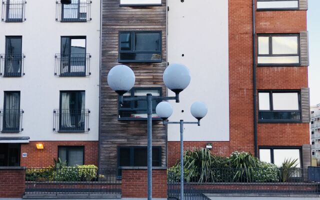 Two bed two Toilet Free Parking